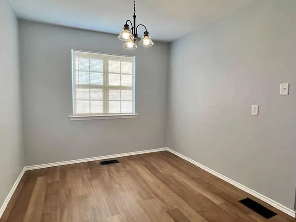 $1,950 | 327 South 4th Street, Wylie, TX 75098