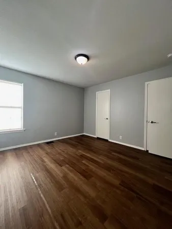 $1,950 | 327 South 4th Street, Wylie, TX 75098