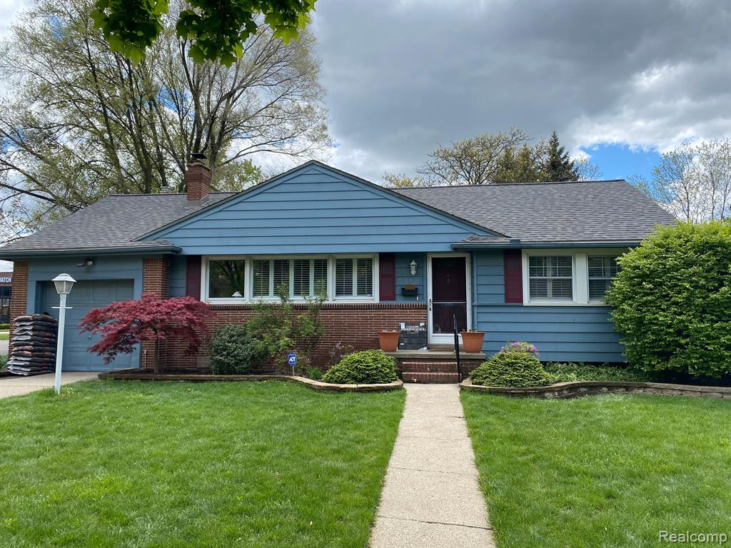 2898 Yorkshire Road Birmingham, MI 48009 - Photo 2 of 24