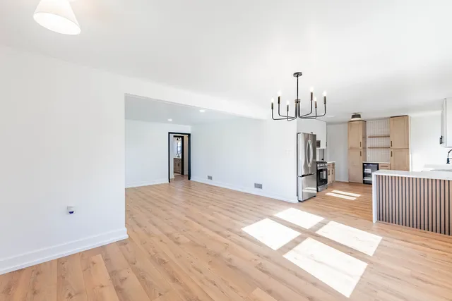 $399,900 | 2N281 Bloomingdale Road, Glendale Heights, IL 60139