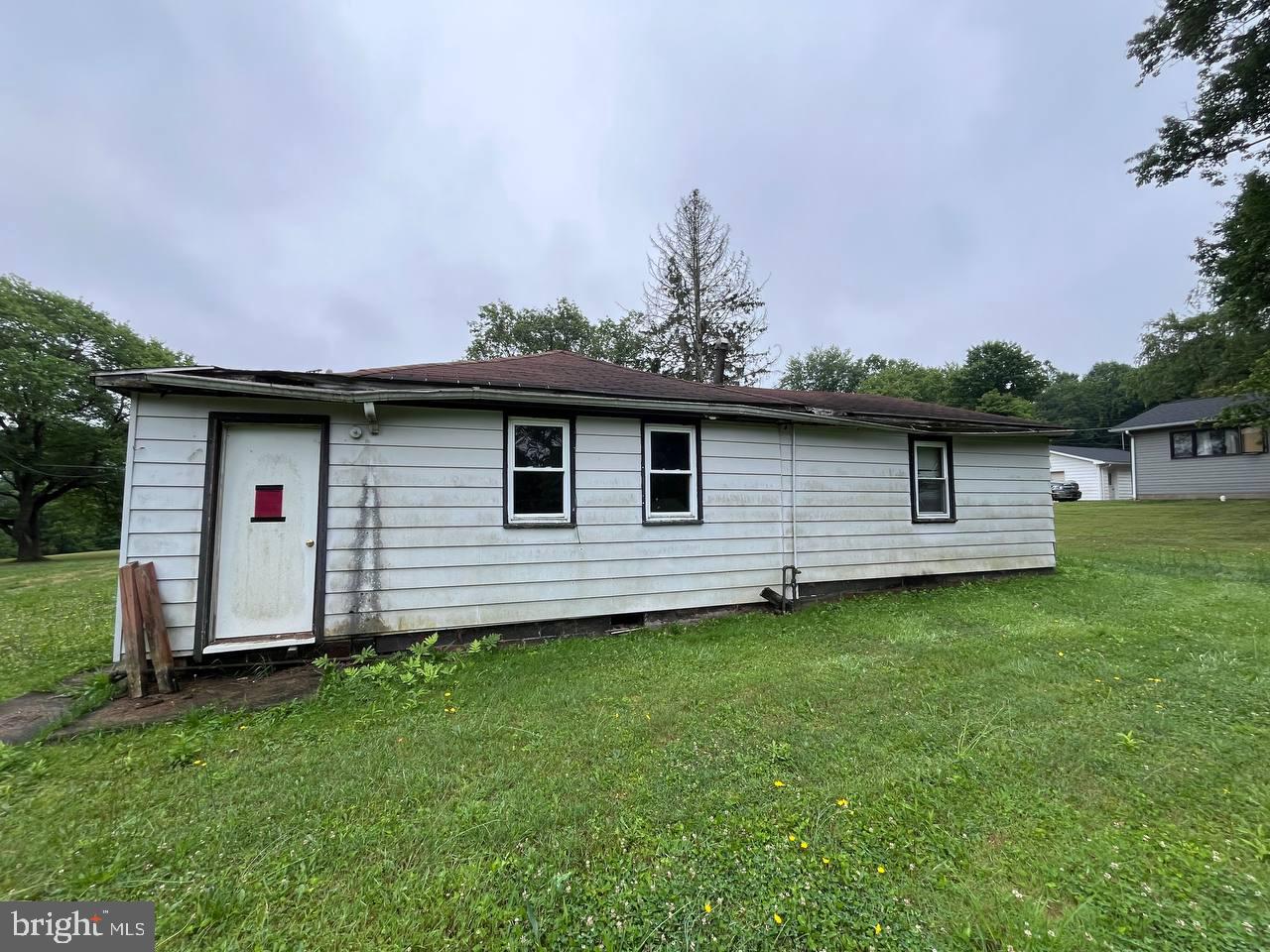 132 Thomas Road New Castle, PA 16101 - Photo 42 of 51