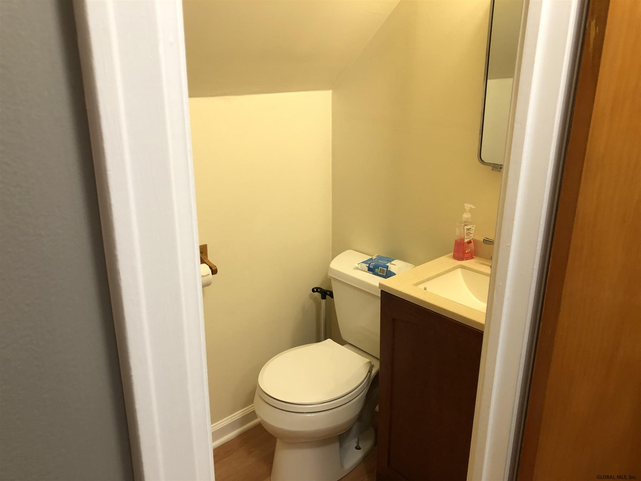 229 Hampton Avenue Rensselaer, NY 12144 - Photo 11 of 17 Photo 11