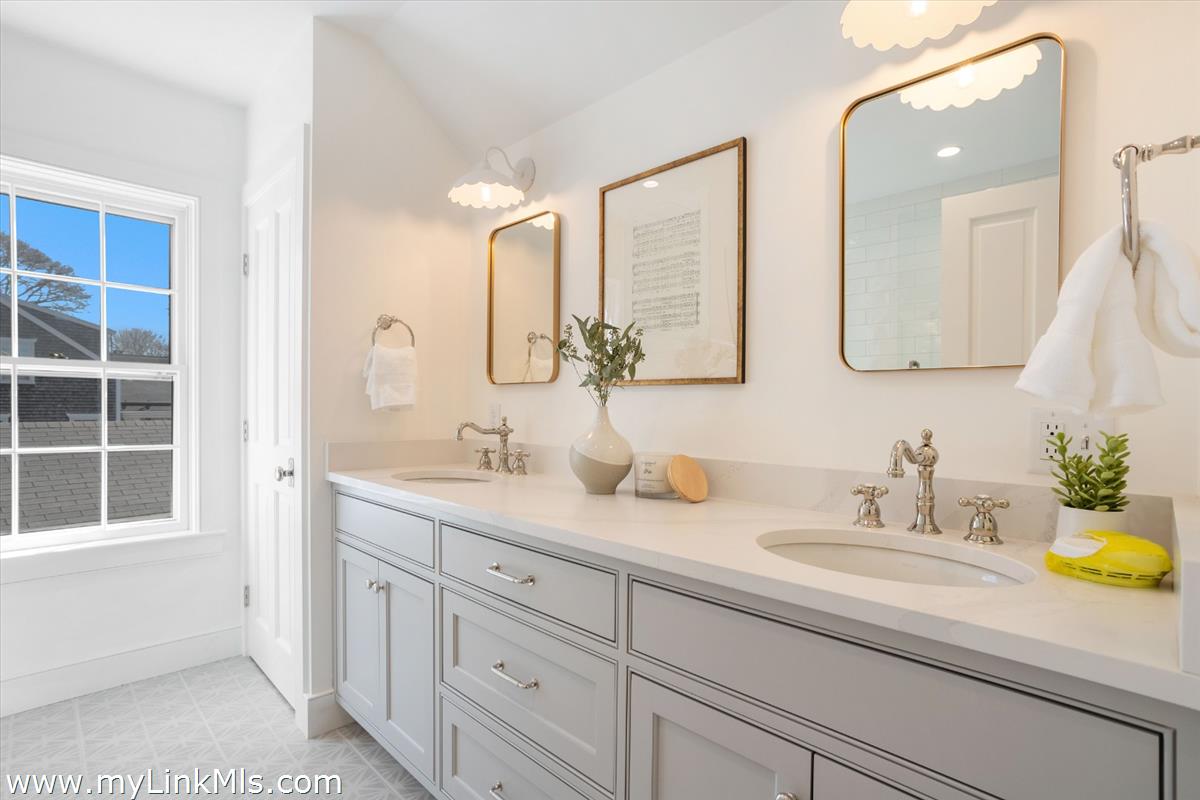 22 Vestal Street Nantucket, MA 02554 - Photo 35 of 43