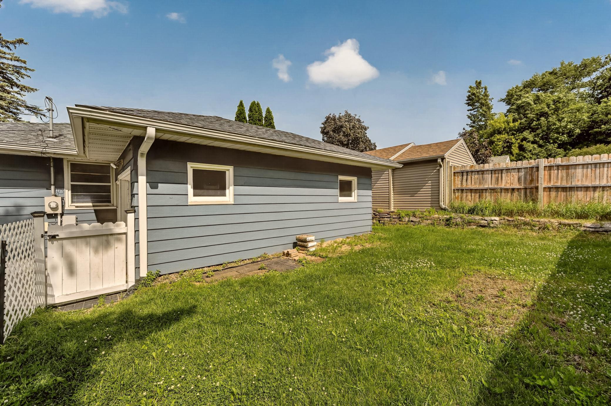1401 10th Street Northeast Rochester, MN 55906 - Photo 5 of 36