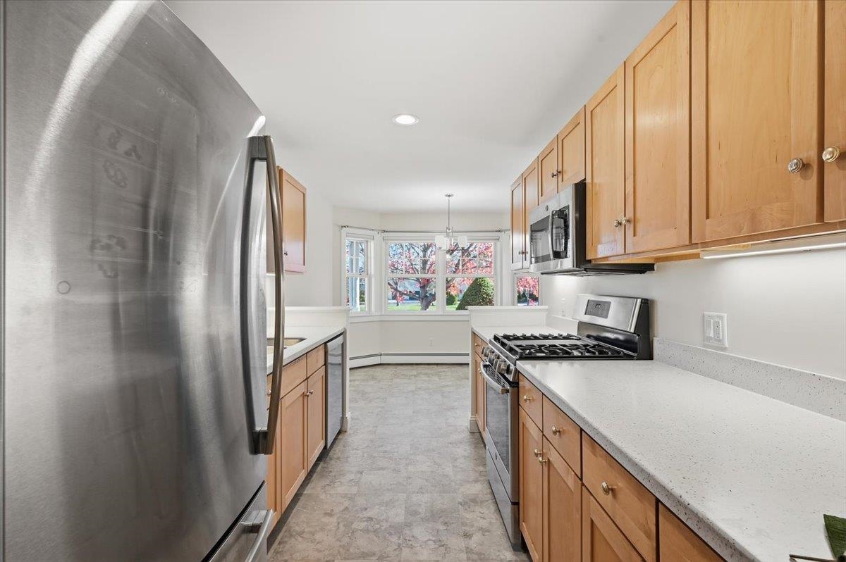 156 Commons Road Williston, VT 05495 - Photo 2 of 44