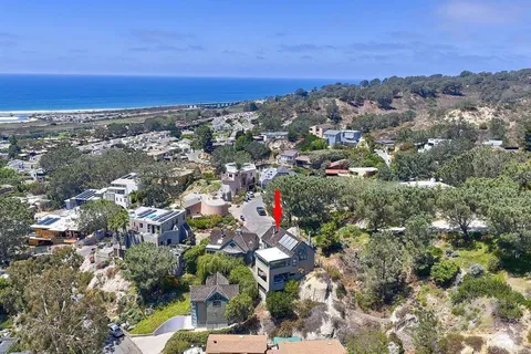 $4,200,000 | 13027 Via Latina, Del Mar, CA 92014