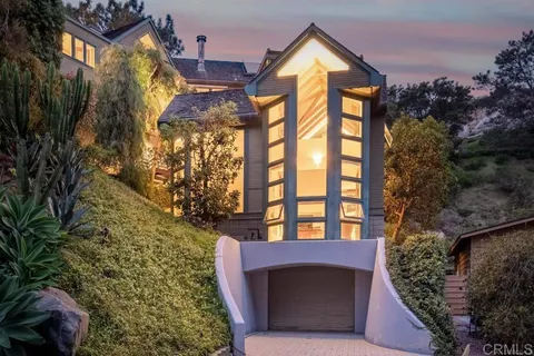 $4,200,000 | 13027 Via Latina, Del Mar, CA 92014