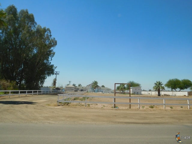 235 West Horne Road El Centro, CA 92243 - Photo 8 of 8 Gallery Image 8