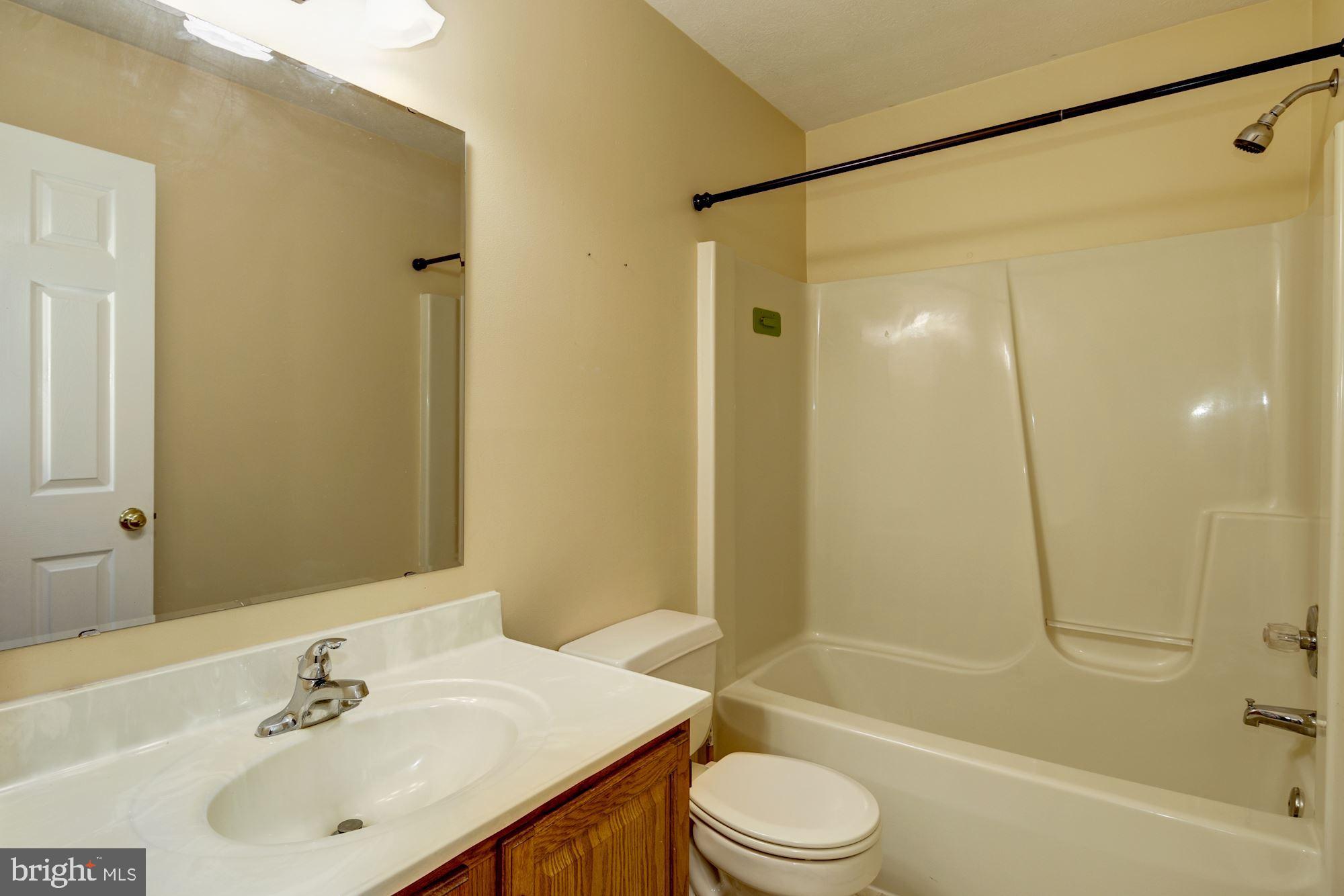 4747 Dave Rill Road Hampstead, MD 21074 - Photo 15 of 34 Hallway Bath