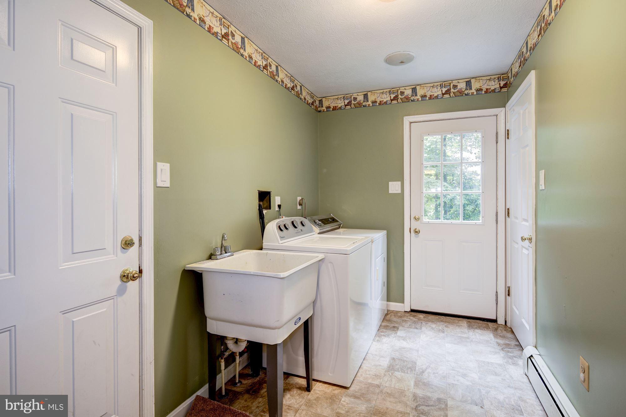 4747 Dave Rill Road Hampstead, MD 21074 - Photo 23 of 34 Laundry/Mud Room
