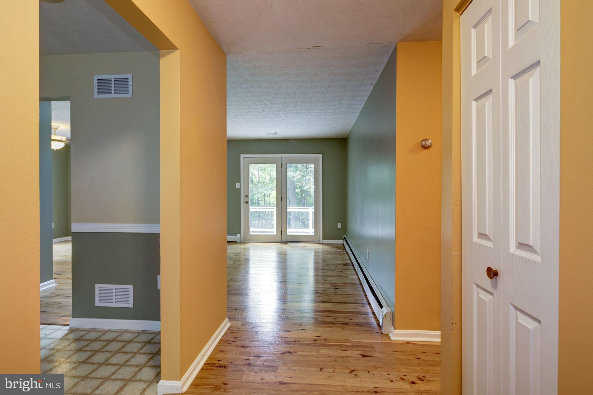 4747 Dave Rill Road Hampstead, MD 21074 - Photo 5 of 34 Entryway