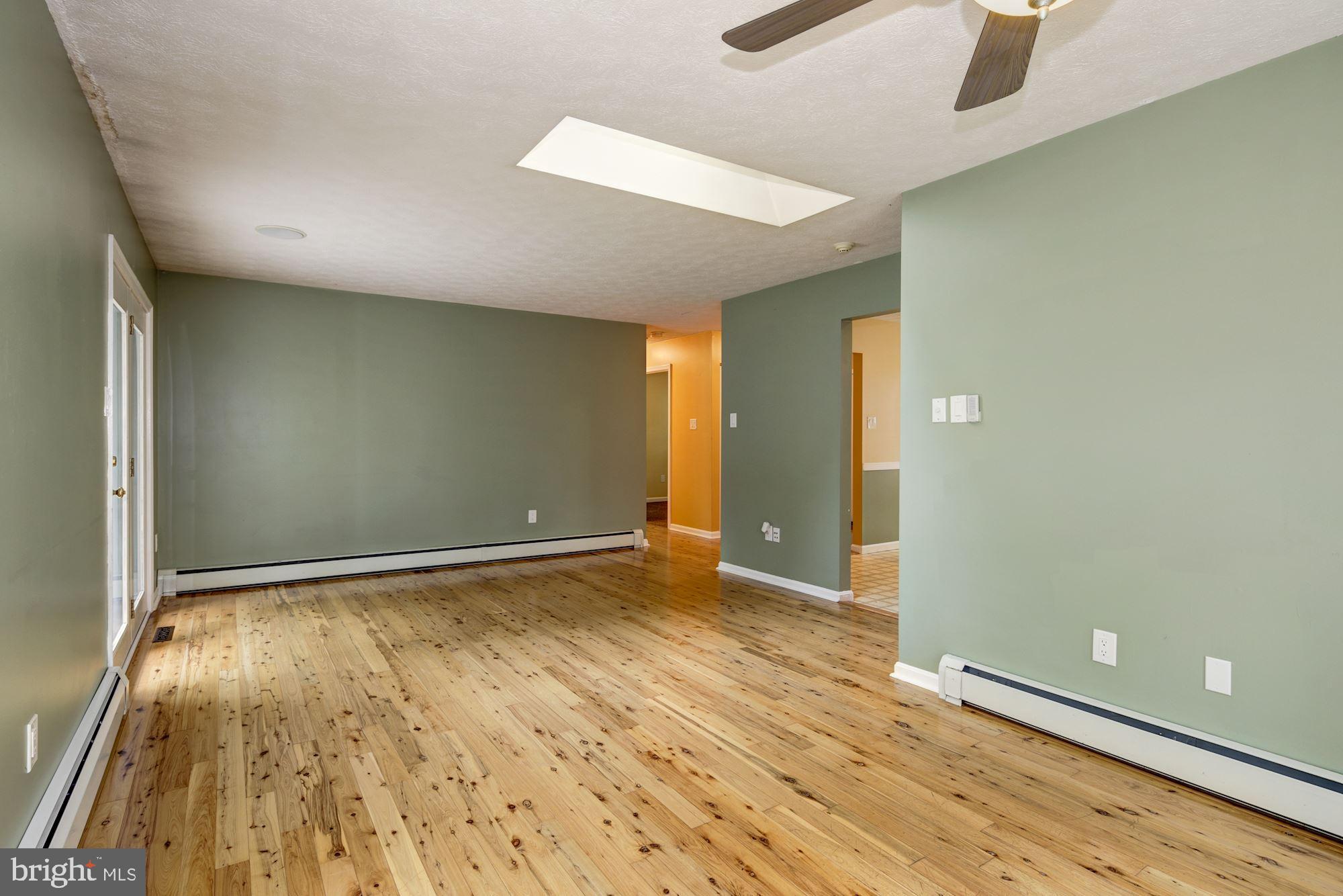 4747 Dave Rill Road Hampstead, MD 21074 - Photo 10 of 34 Family Room