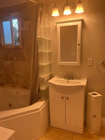 $3,200 | Tuttle Street, Carlsbad, CA 92008