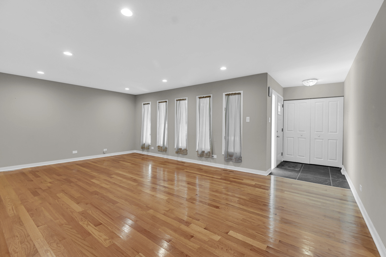 20800 Corinth Road Olympia Fields, IL 60461 - Photo 5 of 26 Gallery Image 5