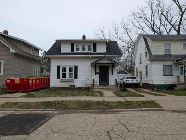 $121,000 | 6223 37th Avenue, Kenosha, WI 53142