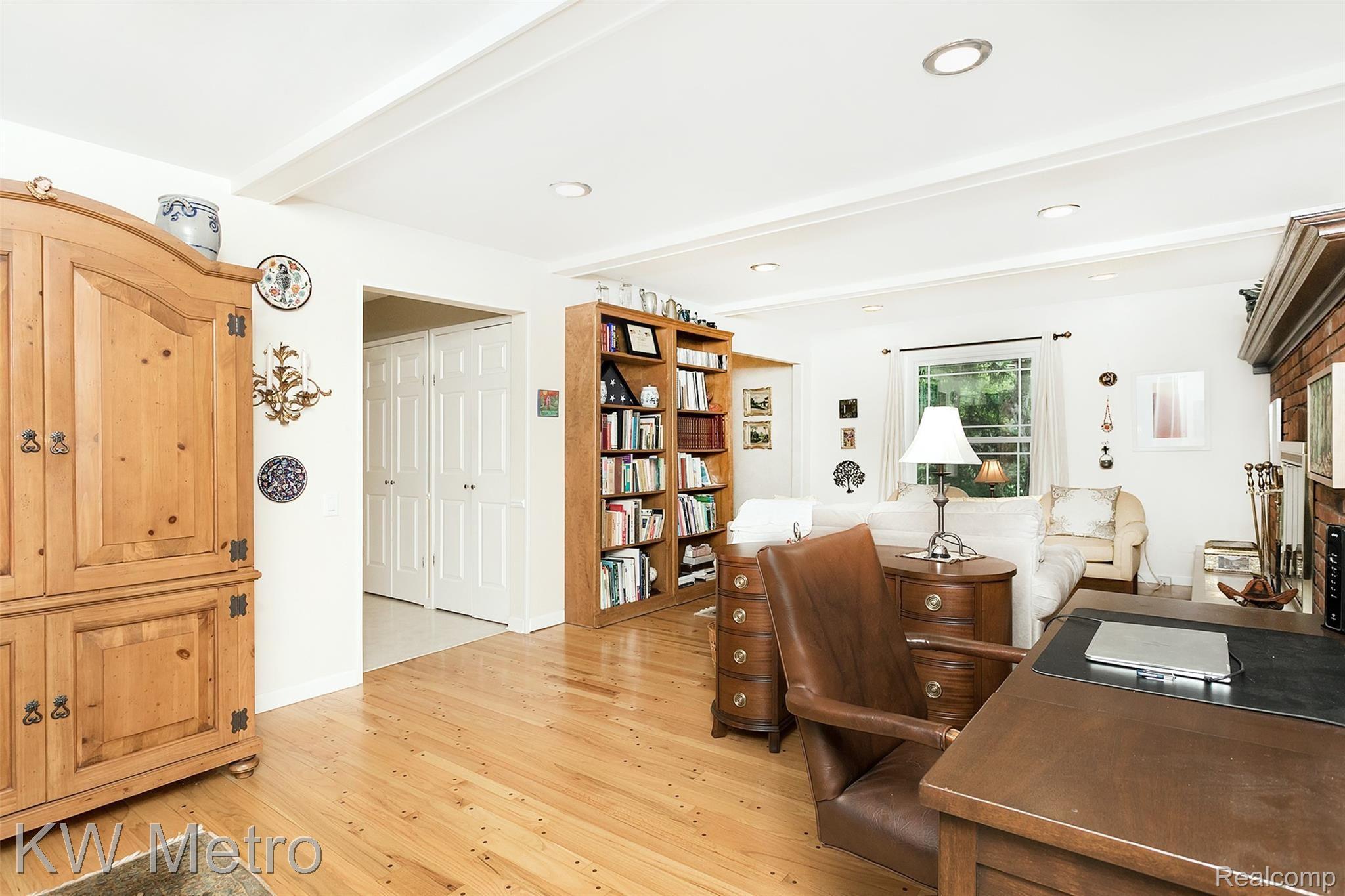 31338 Old Cannon Road Franklin, MI 48025 - Photo 6 of 40 Old Cannon-16.jpg