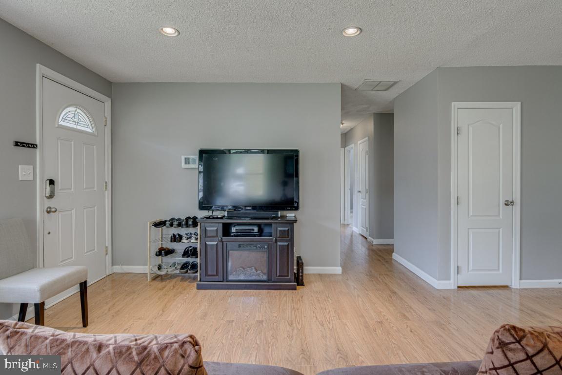 1 Alder Road Annapolis, MD 21403 - Photo 8 of 33