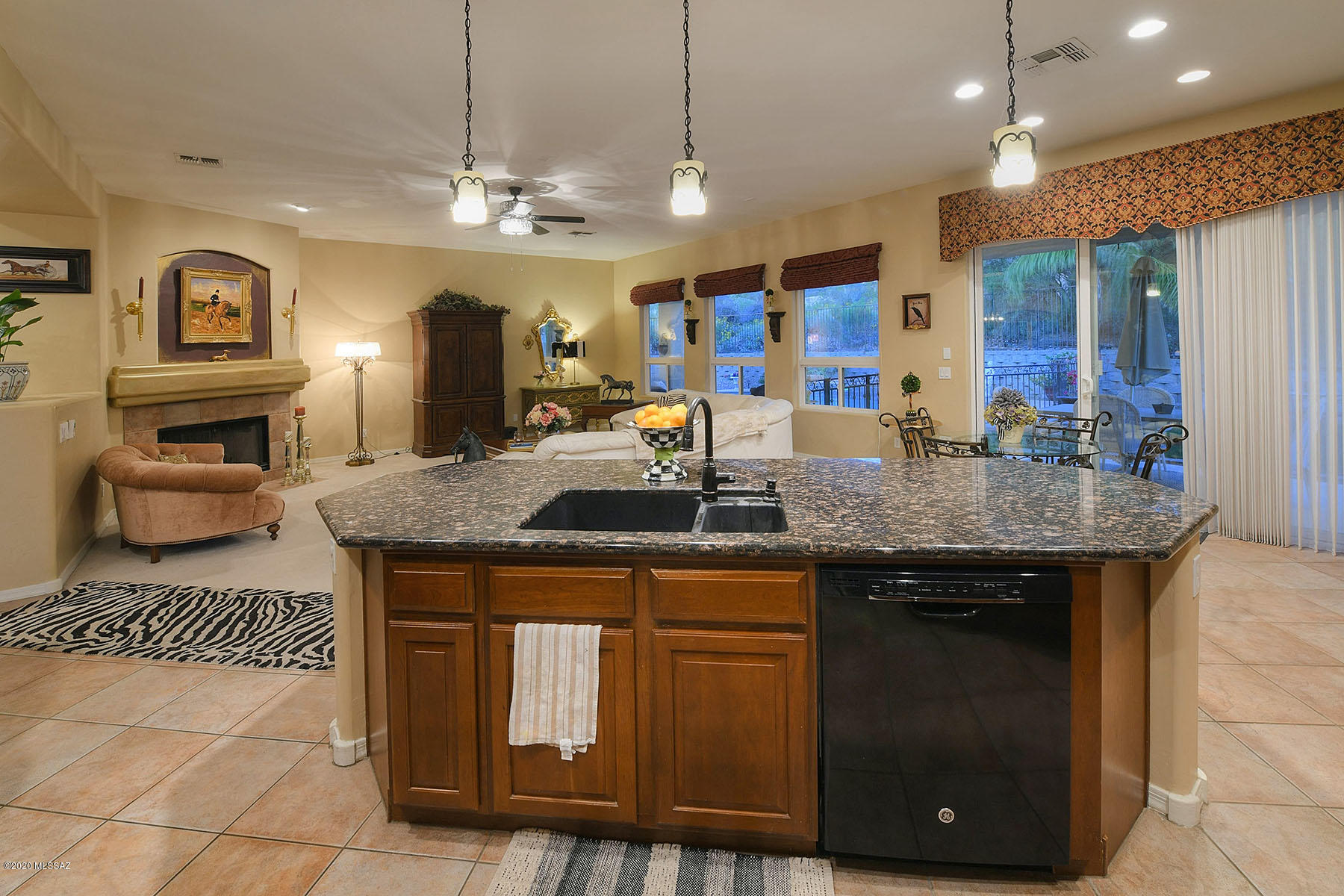12740 North Morgan Ranch Road Tucson, AZ 85755 - Photo 3 of 32