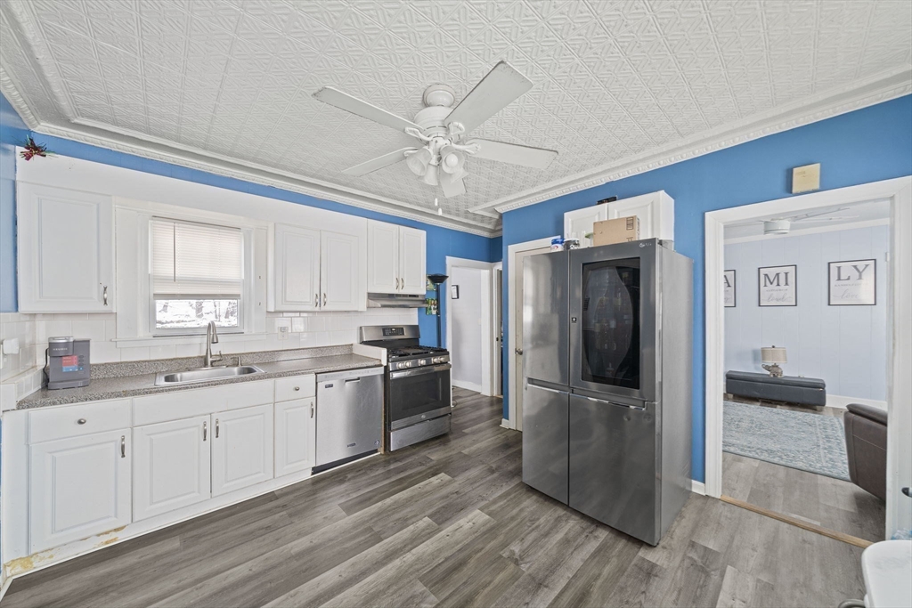 156 Allen Street Randolph, MA 02368 - Photo 10 of 31