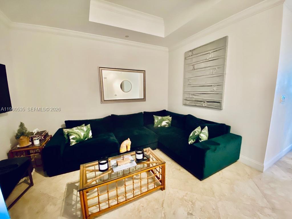 Key Biscayne Key Biscayne, FL 33149 - Photo 11 of 12 Den / Office