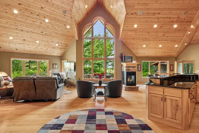 $1,250,000 | 40335 Government Road, Hinckley, MN 55037