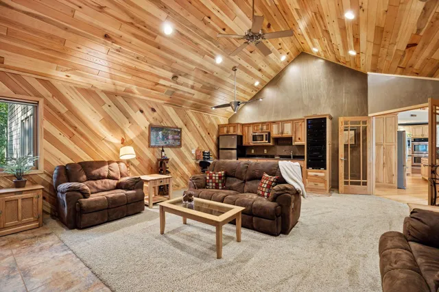 $1,250,000 | 40335 Government Road, Hinckley, MN 55037