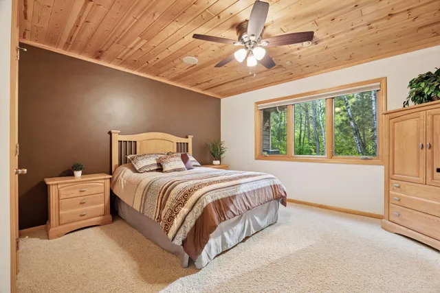 $1,250,000 | 40335 Government Road, Hinckley, MN 55037