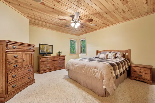 $1,250,000 | 40335 Government Road, Hinckley, MN 55037