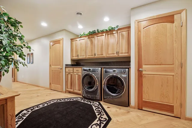 $1,250,000 | 40335 Government Road, Hinckley, MN 55037