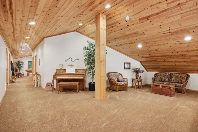 $1,250,000 | 40335 Government Road, Hinckley, MN 55037