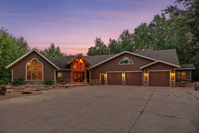 $1,250,000 | 40335 Government Road, Hinckley, MN 55037