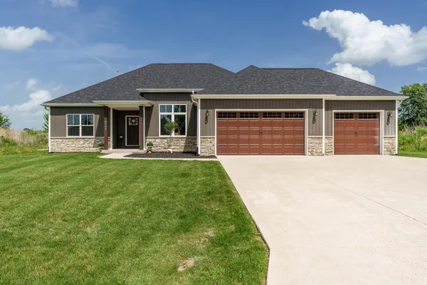 $399,900 | 4144 Trimble Lane, Rockford, IL 61102