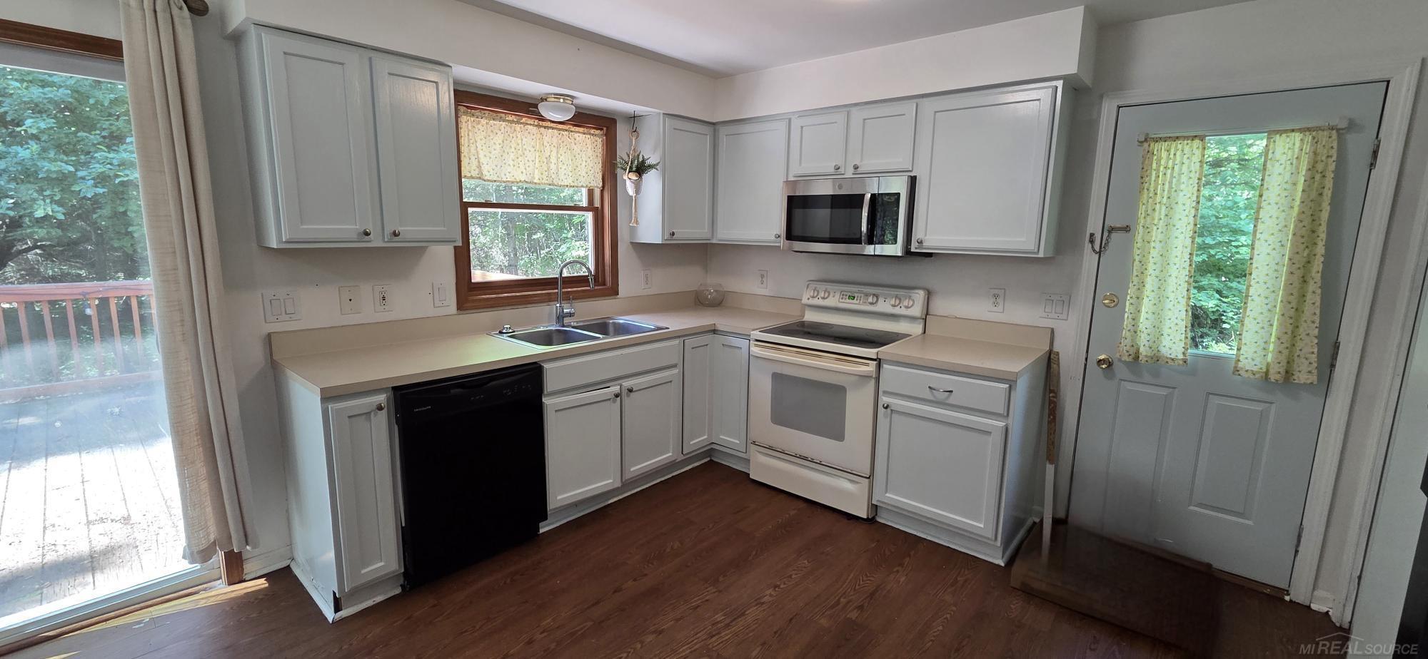 7088 Aitken Road Lexington, MI 48450 - Photo 6 of 25
