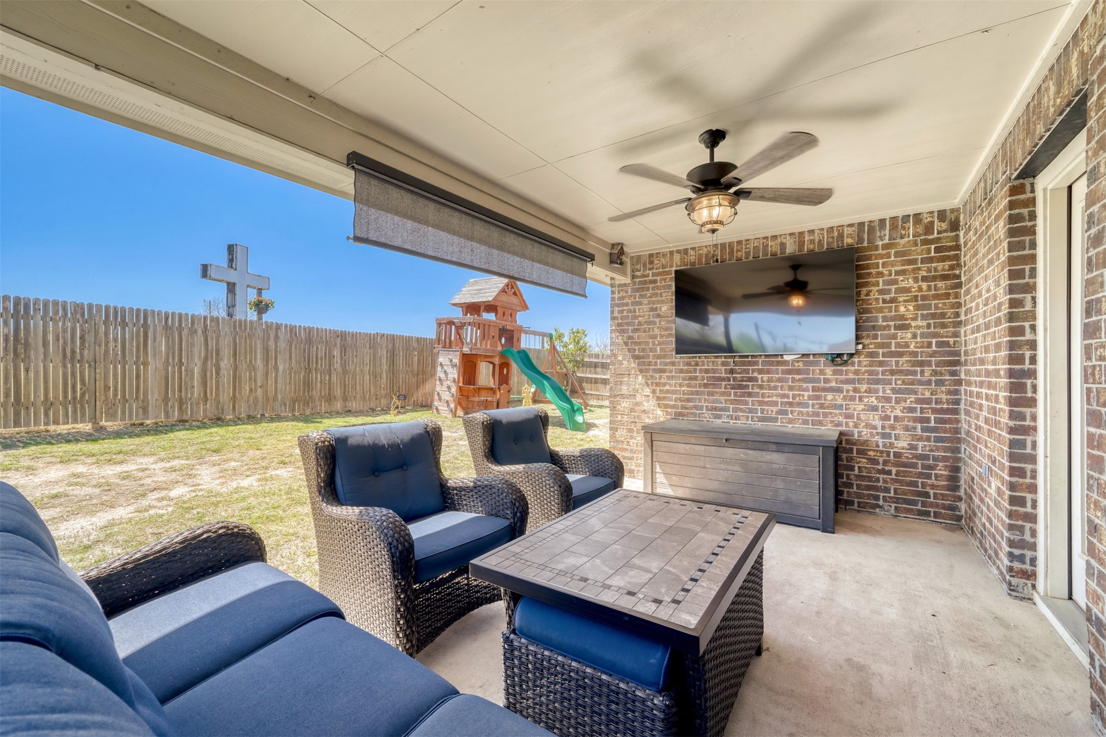 952 Palo Duro Loop Round Rock, TX 78664 - Photo 24 of 37 a living room with furniture and a wooden floor