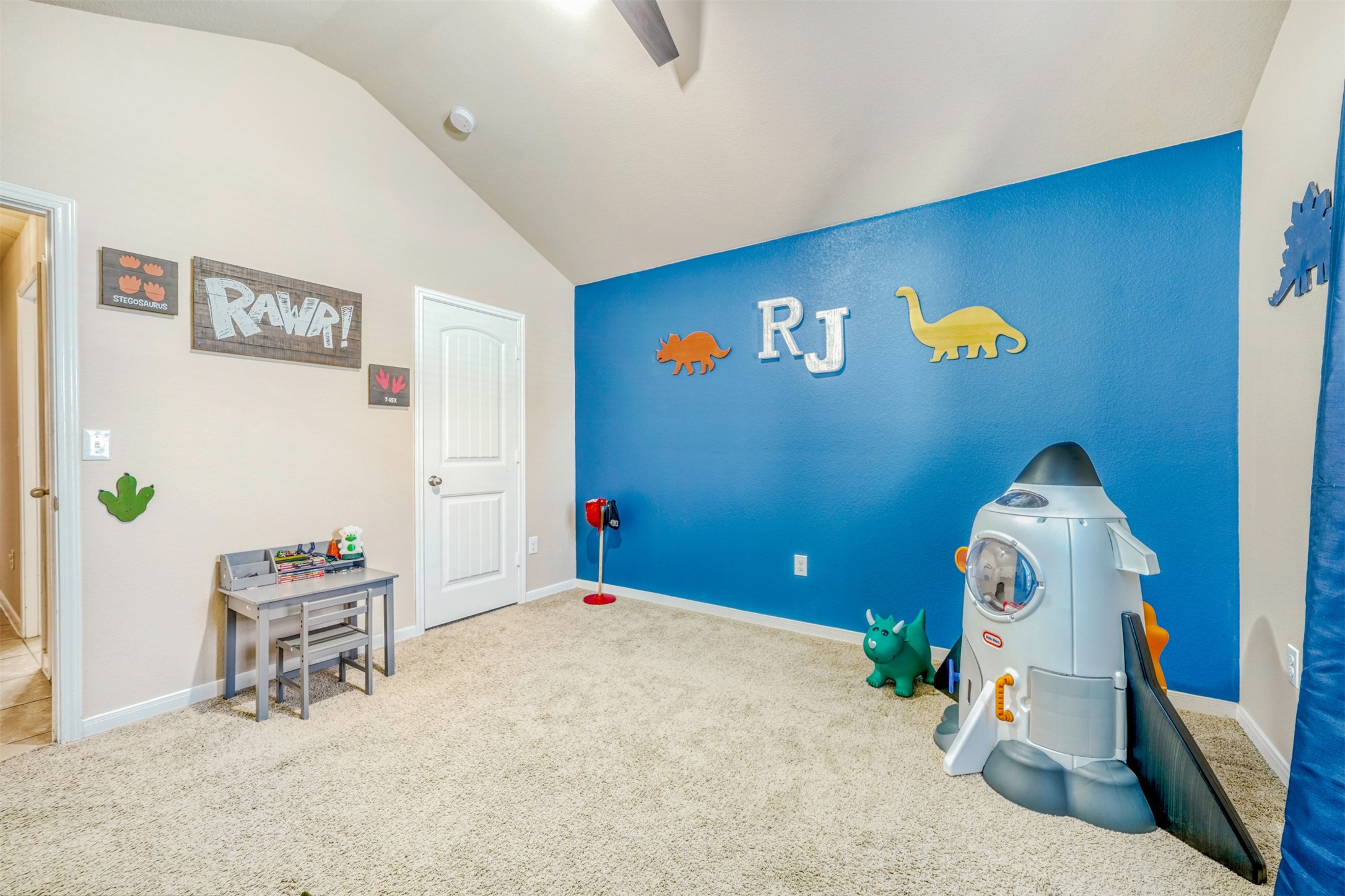 952 Palo Duro Loop Round Rock, TX 78664 - Photo 28 of 37 a room with gym equipment and a wooden floor