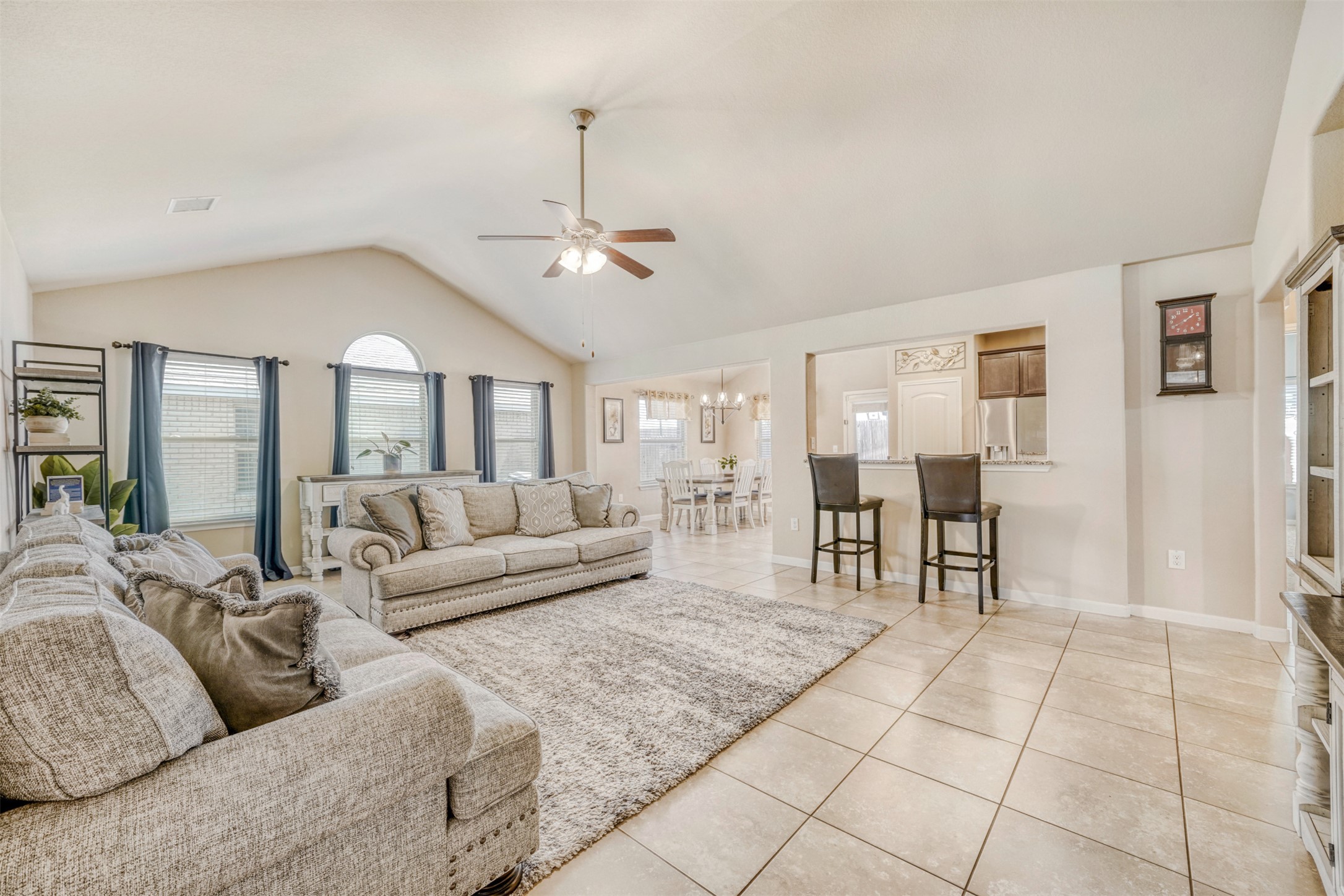 952 Palo Duro Loop Round Rock, TX 78664 - Photo 6 of 37 a living room with furniture and a chandelier