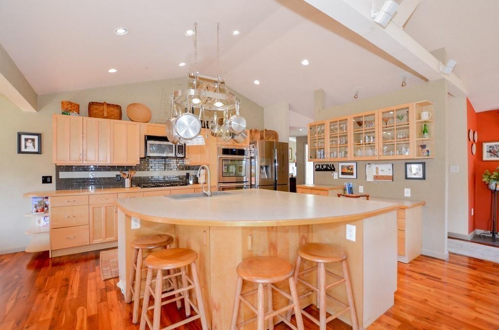 310 Point Road Marion, MA 02738 - Photo 5 of 35