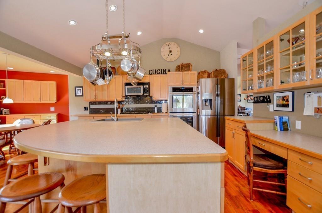 310 Point Road Marion, MA 02738 - Photo 7 of 35