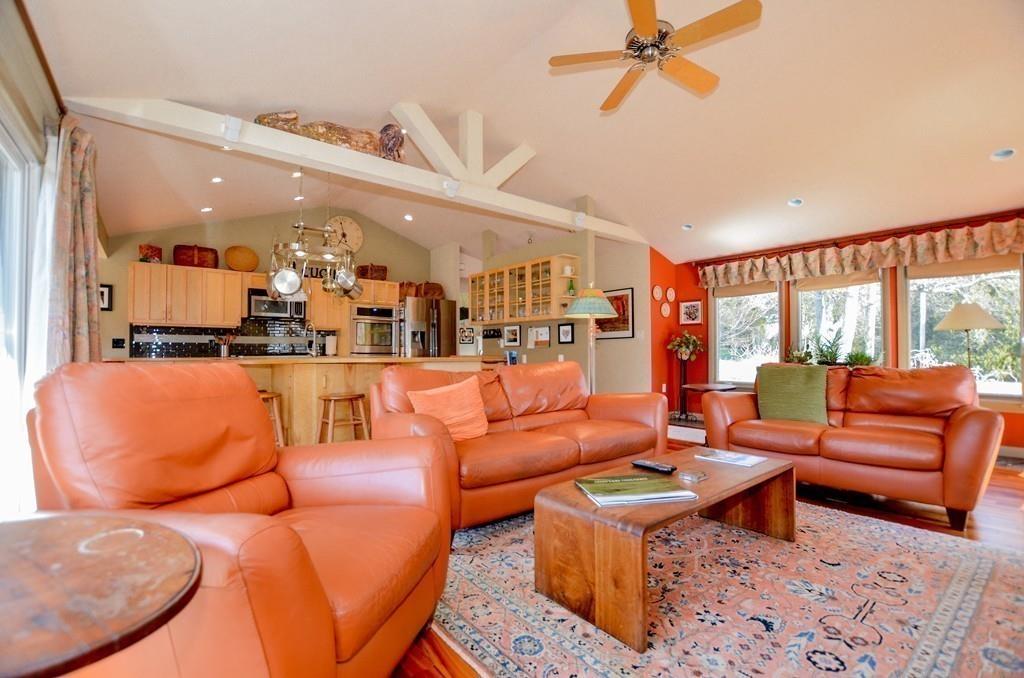 310 Point Road Marion, MA 02738 - Photo 10 of 35