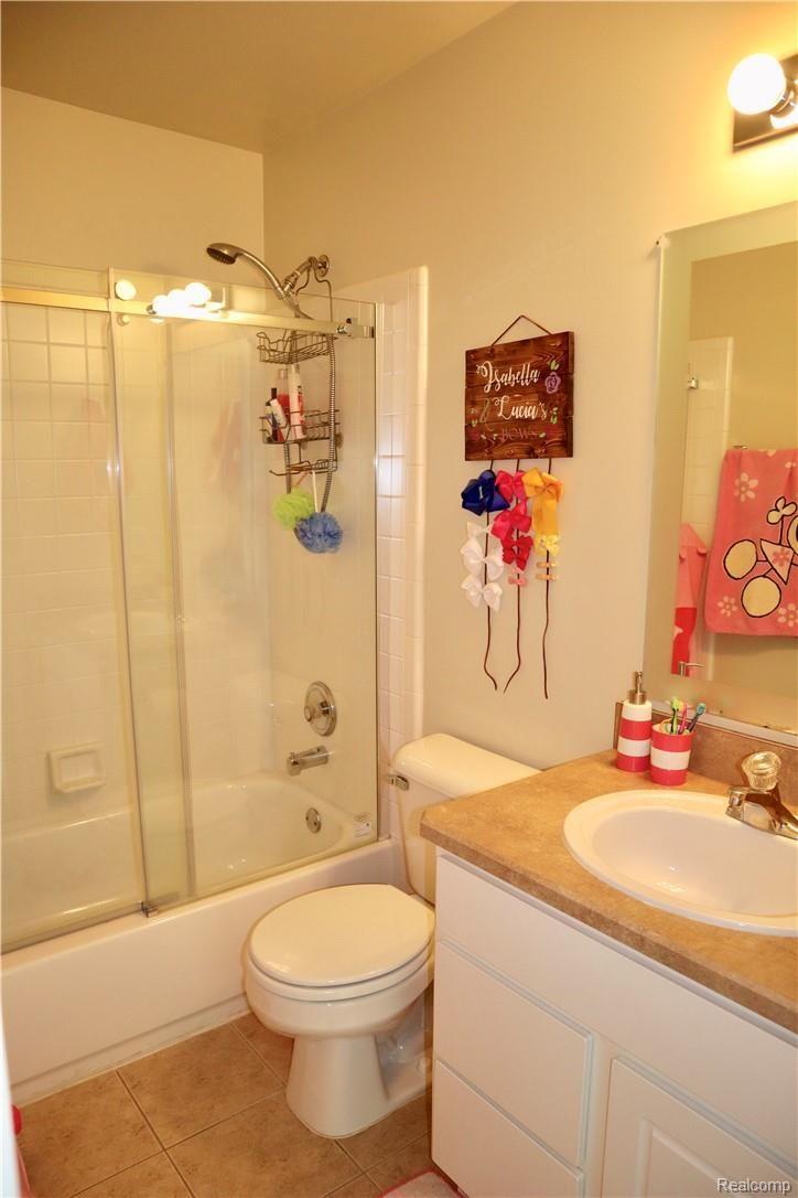 2092 Cattail Circle Rochester, MI 48309 - Photo 30 of 52 fullsizeoutput_989.jpeg