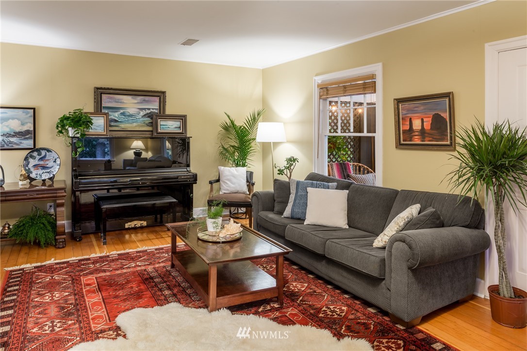 514 Hubbard Road Lynnwood, WA 98036 - Photo 6 of 25 Gallery Image 6