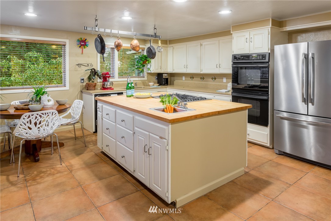 514 Hubbard Road Lynnwood, WA 98036 - Photo 9 of 25 Gallery Image 9