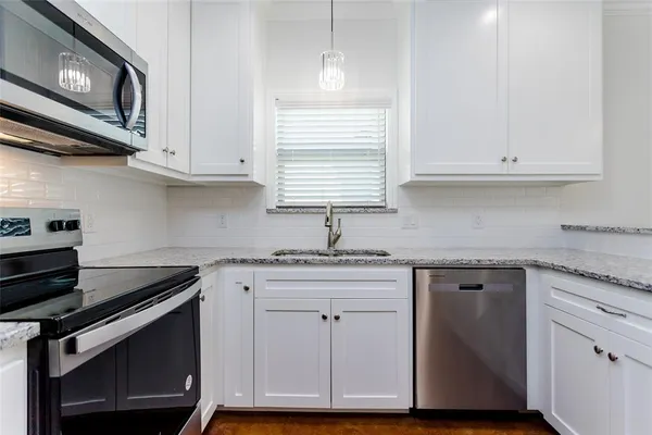 $1,750 | 910 West Knox Street, Unit B, Ennis, TX 75119