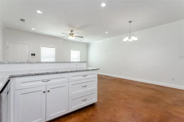 $1,750 | 910 West Knox Street, Unit B, Ennis, TX 75119