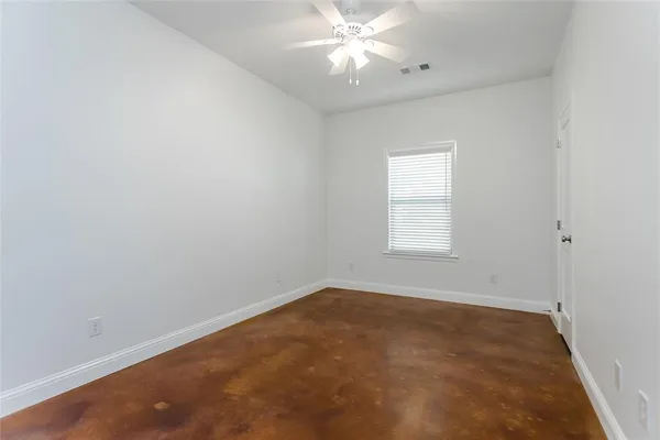 $1,750 | 910 West Knox Street, Unit B, Ennis, TX 75119