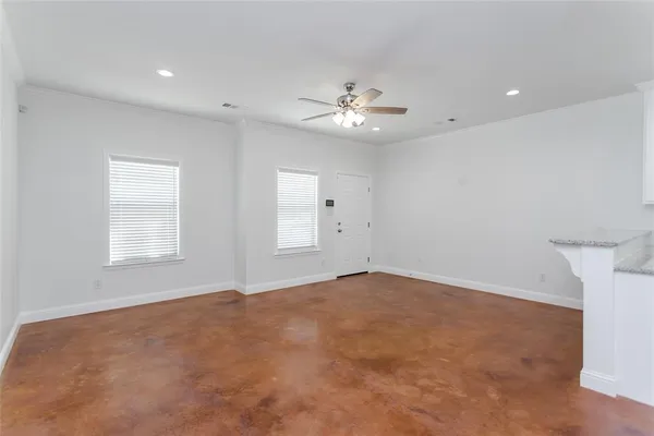 $1,750 | 910 West Knox Street, Unit B, Ennis, TX 75119