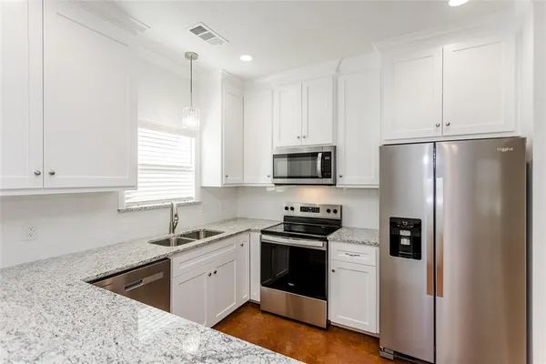 $1,750 | 910 West Knox Street, Unit B, Ennis, TX 75119