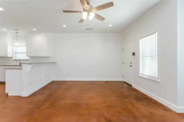 $1,750 | 910 West Knox Street, Unit B, Ennis, TX 75119