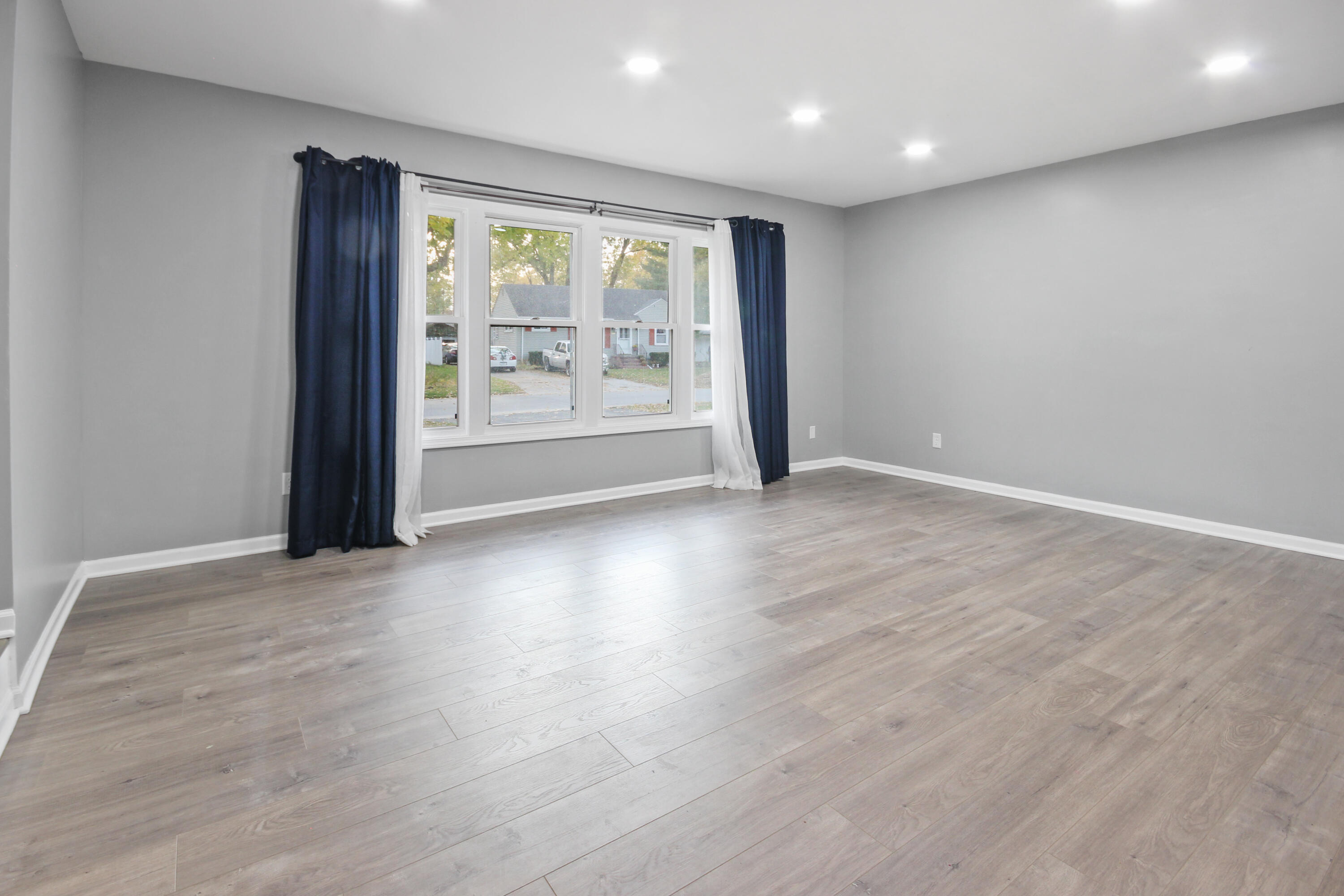 206 Birch Street Crown Point, IN 46307 - Photo 2 of 12 3000x2000