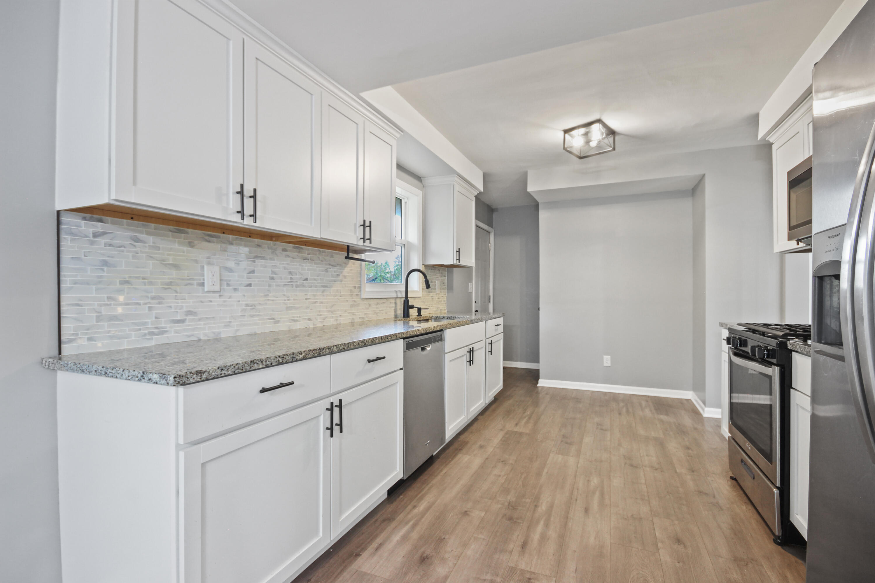 206 Birch Street Crown Point, IN 46307 - Photo 4 of 12 3000x2000